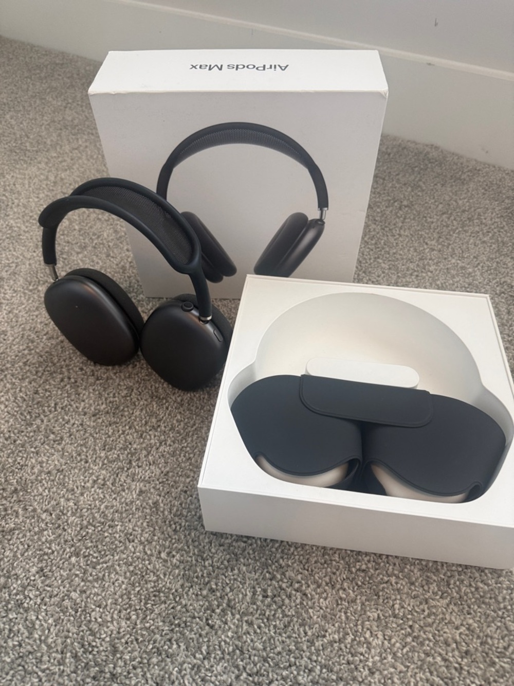 Apple AirPods Max Over-Ear Headphones - Space Gray